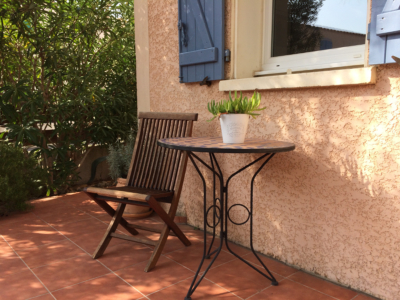 Terrasse mit geschützter Sitzecke